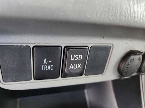 Used 2012 Toyota Tacoma 4x4 Access Cab V6 w/ TRD Off-Road Pkg image 19