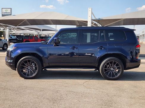 Used 2024 Lexus GX 550 w/ Cold Area Package AWD/4WD image 4