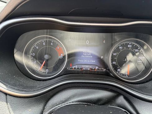 Used 2019 Jeep Cherokee Limited AWD/4WD image 29