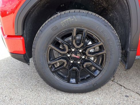 New 2026 GMC Sierra 1500 Elevation image 30