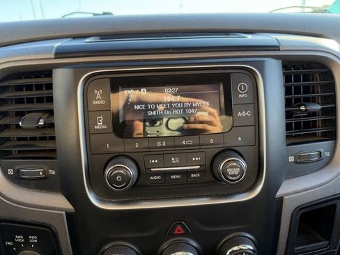 Used 2013 RAM 2500 Tradesman w/ Chrome Appearance Group image 18