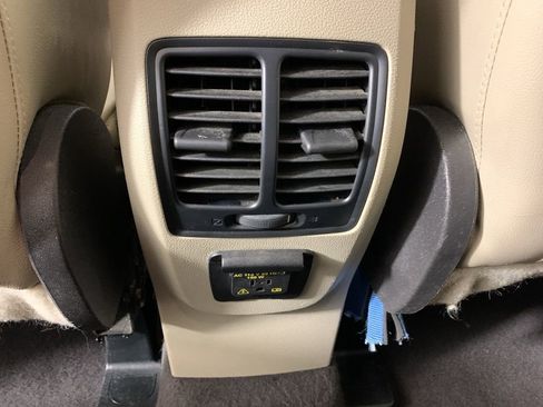 Used 2019 Ford Escape Titanium image 31