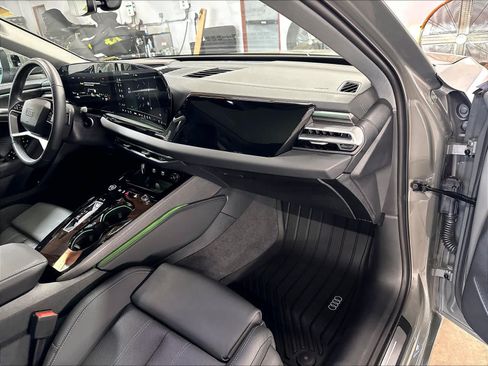 Used 2025 Audi A5 2.0T Premium Plus w/ Premium Plus AWD/4WD image 17