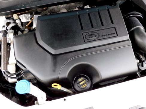 Used 2018 Land Rover Discovery Sport HSE image 23