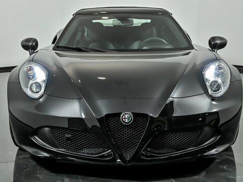 Used 2016 Alfa Romeo 4C Spider RWD image 4
