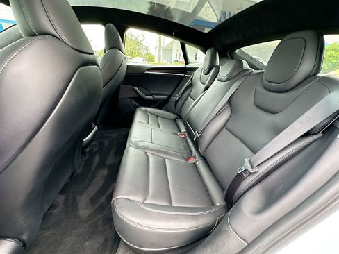 Used 2021 Tesla Model S Plaid image 23
