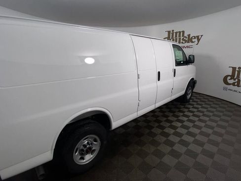 New 2025 GMC Savana 3500 Extended w/ Driver Convenience Package image 8
