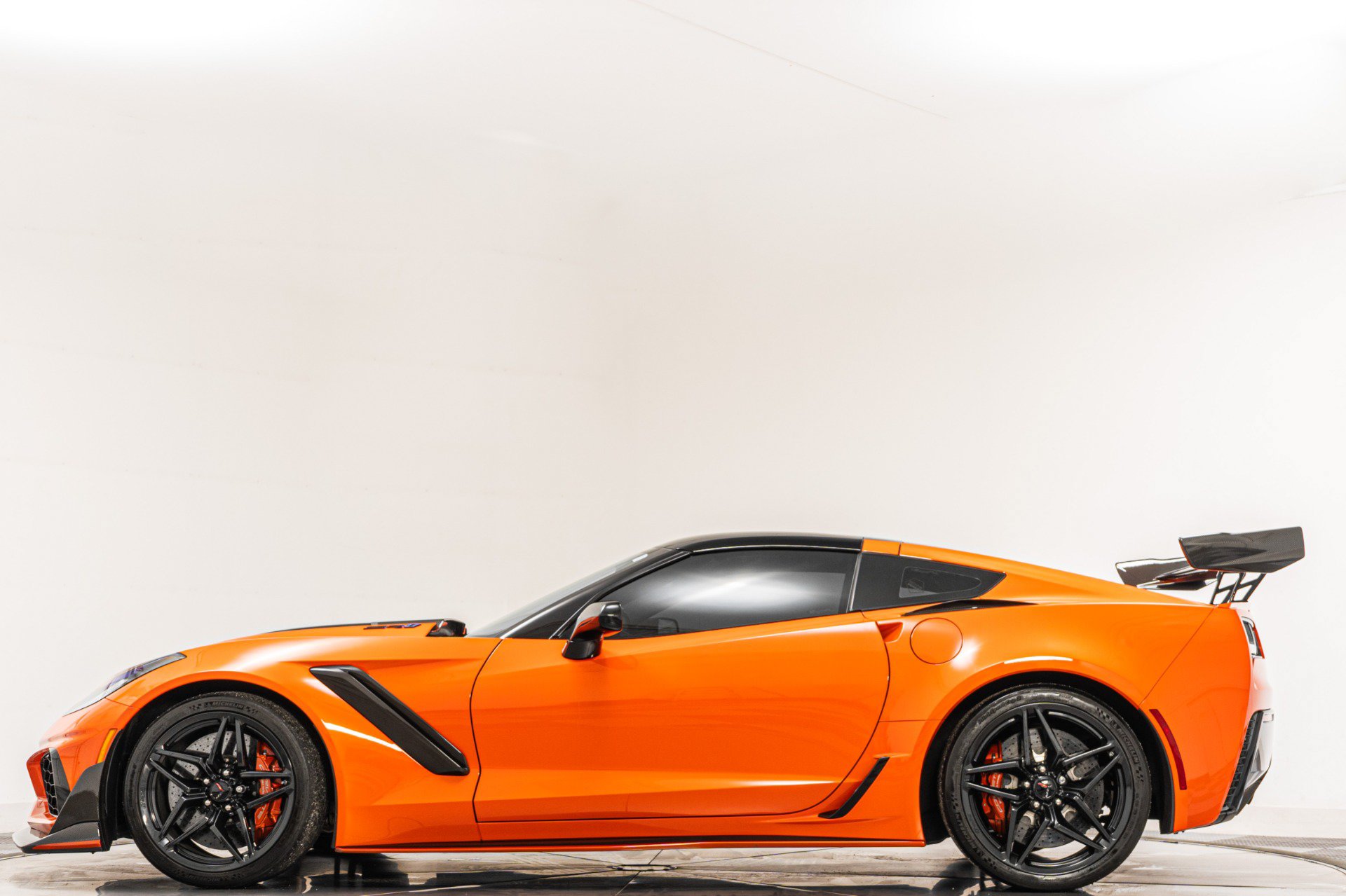 Used 2019 Chevrolet Corvette ZR1 RWD image 6