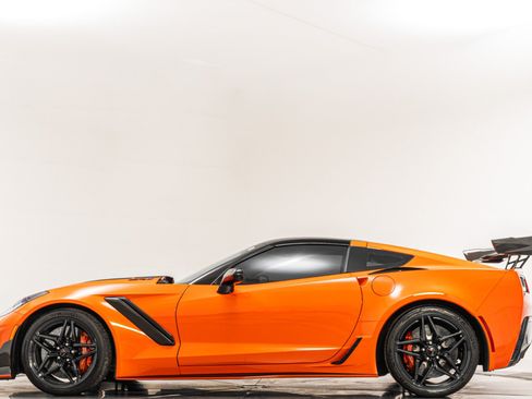 Used 2019 Chevrolet Corvette ZR1 RWD image 6