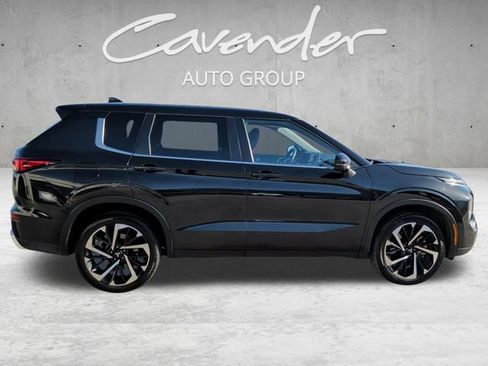 Used 2024 Mitsubishi Outlander SE image 17