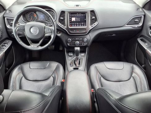 Used 2019 Jeep Cherokee Trailhawk image 10