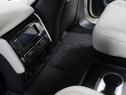 Used 2025 Lincoln Aviator Reserve w/ Equipment Group 201A image 24