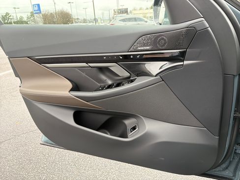 New 2026 BMW 530i w/ Convenience Package image 14