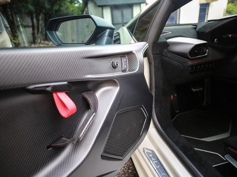 Used 2023 Lamborghini Huracan STO RWD image 23