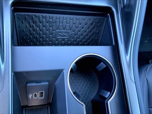 New 2026 Lincoln Nautilus Premier w/ Jet Appearance Package AWD/4WD image 20