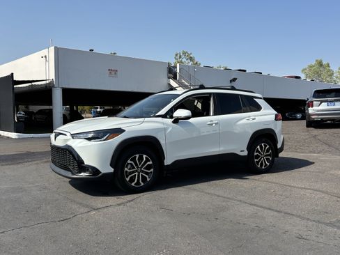 Used 2024 Toyota Corolla Cross AWD Hybrid image 6