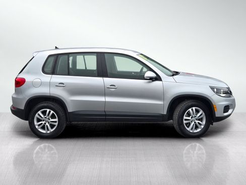 Used 2012 Volkswagen Tiguan LE FWD image 3