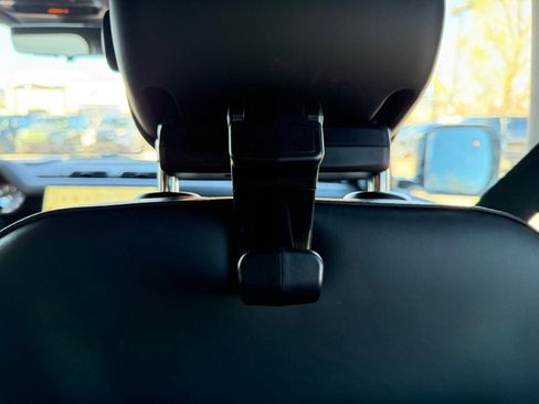 New 2026 Land Rover Defender 110 X-Dynamic SE image 26