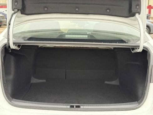 Used 2025 Toyota Corolla LE image 30