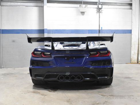 Used 2025 Chevrolet Corvette ZR1 w/ ZR1 Carbon Fiber Aero Package RWD image 18
