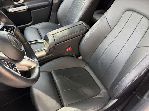 Used 2025 Mercedes-Benz GLB 250 4MATIC image 38