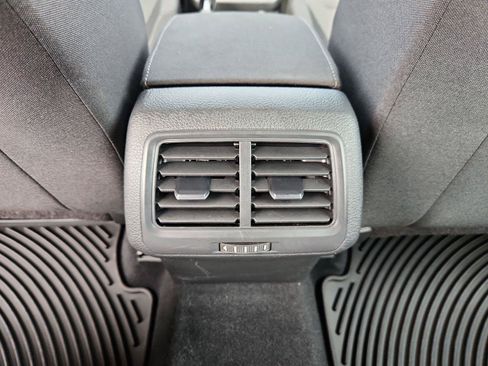 Used 2016 Volkswagen Golf S FWD image 20