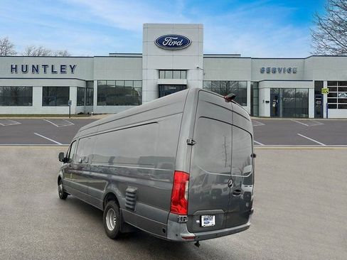 Used 2022 Mercedes-Benz Sprinter 4500 w/ Parking Package image 7