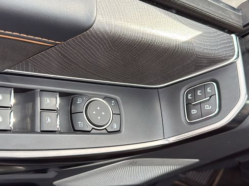 Used 2021 Ford F150 Platinum w/ FX4 Off-Road Package image 15