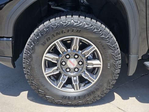 Used 2026 GMC Sierra 1500 AT4 w/ AT4 Premium Package AWD/4WD image 11