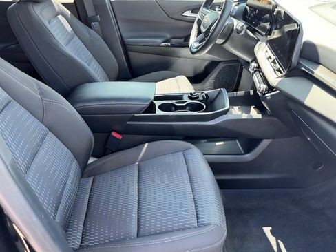 Used 2026 Chevrolet Equinox LT AWD/4WD image 31
