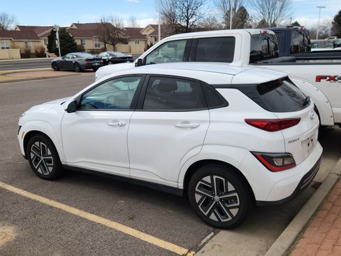 Used 2023 Hyundai Kona SE w/ Cargo Package image 6