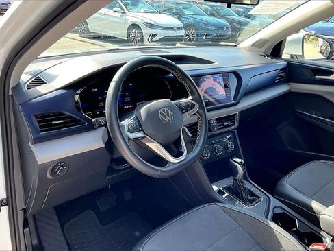 Certified 2022 Volkswagen Taos SE image 14
