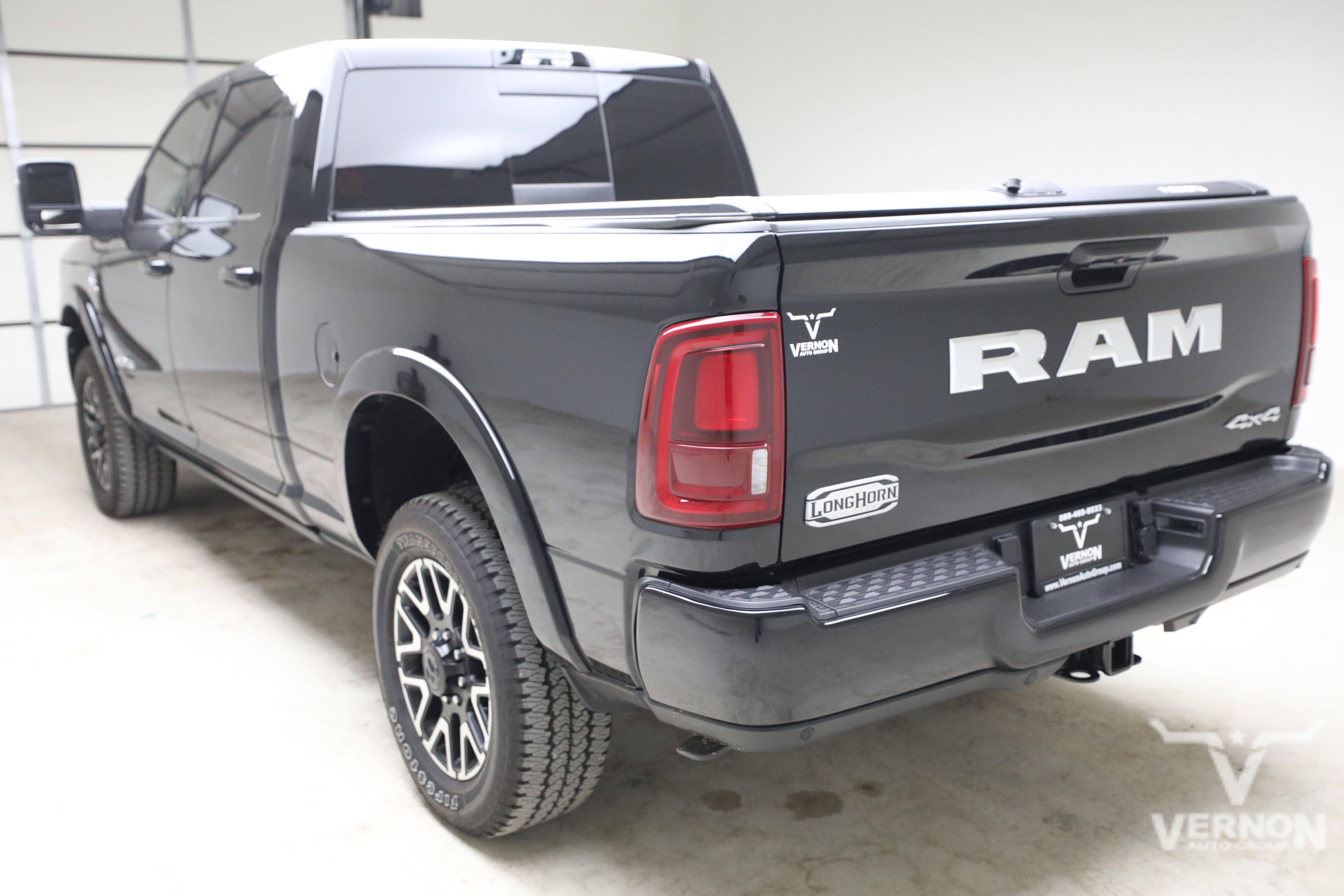 Used 2026 RAM 2500 Limited AWD/4WD image 3