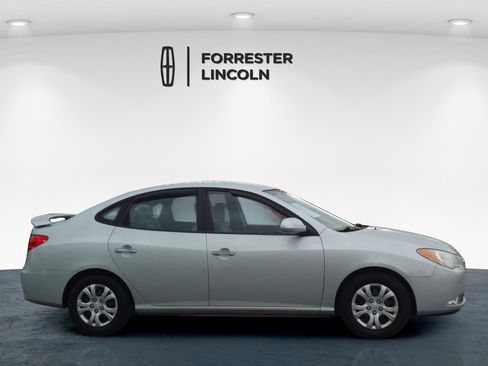Used 2010 Hyundai Elantra GLS FWD image 2