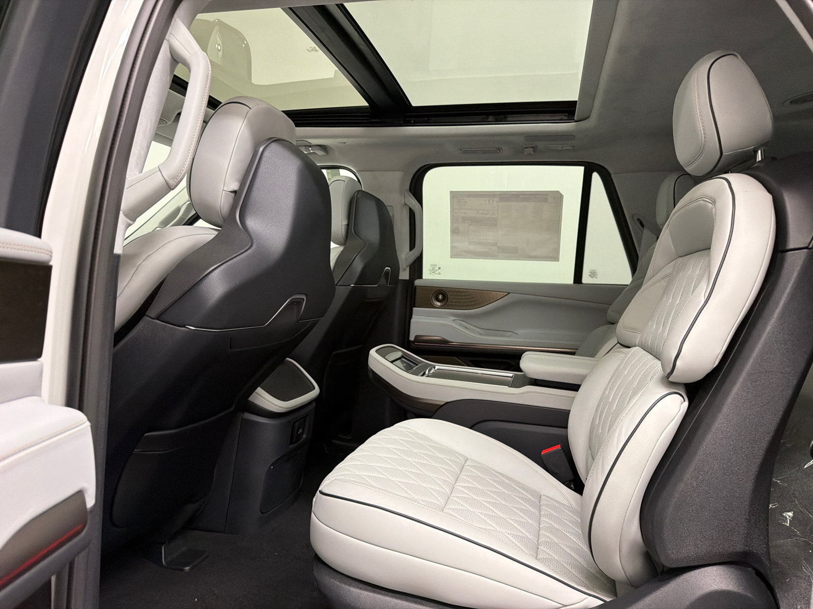 New 2027 Lincoln Navigator L Black Label w/ Black Label Special Edition AWD/4WD image 24