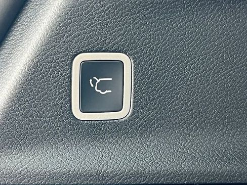 New 2026 Chrysler Pacifica Select w/ S Appearance Package FWD image 32
