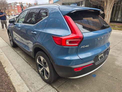 Used 2023 Volvo XC40 B5 Plus w/ Driver Assist Package image 4