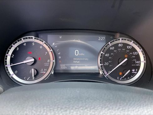 Used 2022 Toyota Highlander XLE FWD image 26