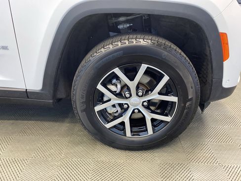 Certified 2024 Jeep Grand Cherokee Limited w/ Luxury Tech Group II image 47
