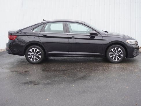 Used 2024 Volkswagen Jetta S image 2