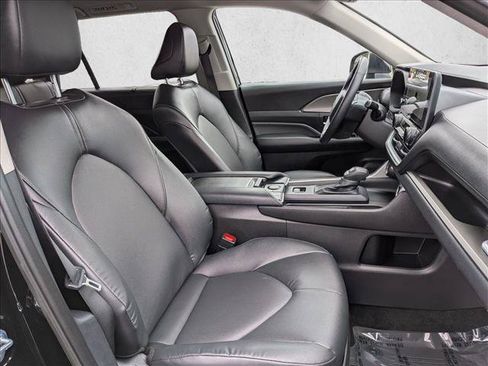 Used 2025 Toyota Grand Highlander FWD image 21