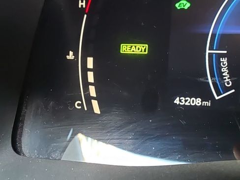 Used 2025 Toyota Camry LE FWD image 7