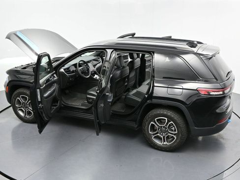 Used 2022 Jeep Grand Cherokee Trailhawk w/ Luxury Tech Group III AWD/4WD image 43