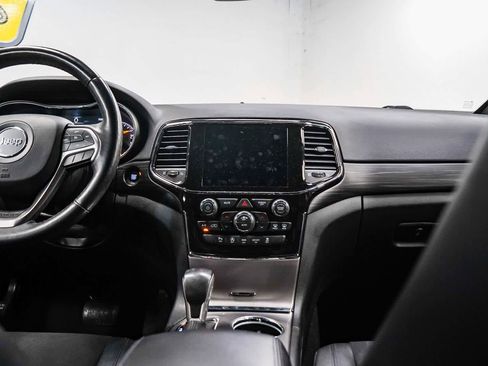 Used 2022 Jeep Grand Cherokee Laredo X image 13