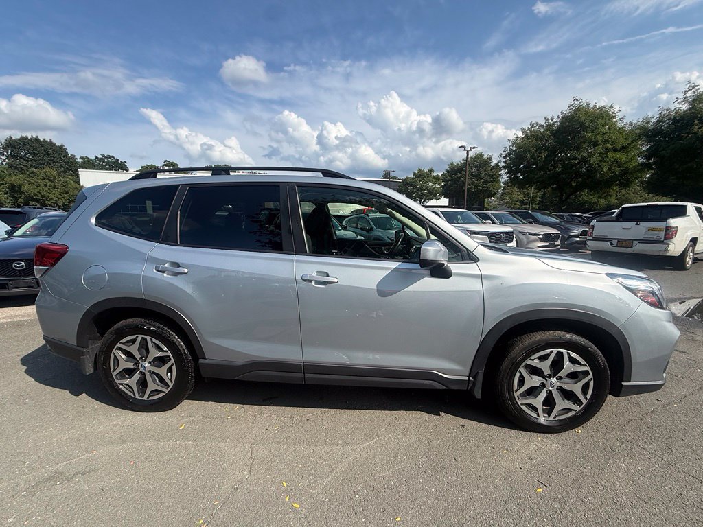 Used 2021 Subaru Forester Premium AWD/4WD image 5