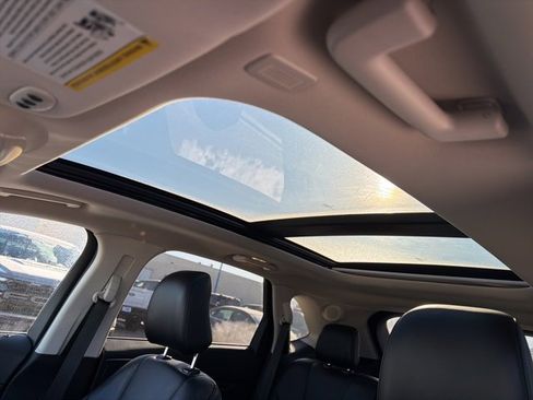 Used 2022 Ford Edge Titanium image 21