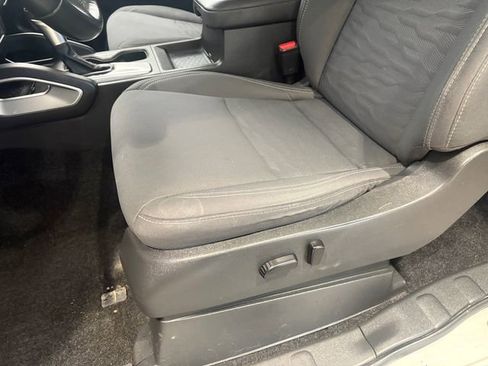 Used 2023 Nissan Frontier SV w/ SV Convenience Package AWD/4WD image 8