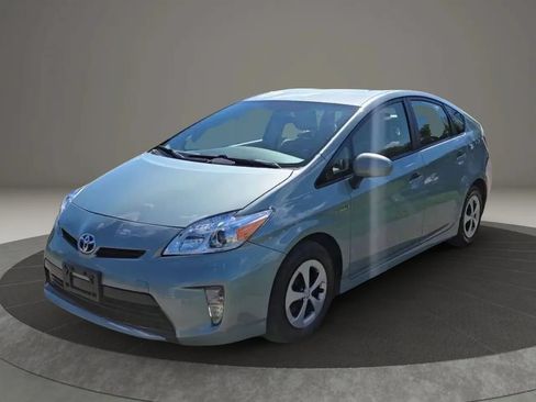 Used 2015 Toyota Prius Two FWD image 4