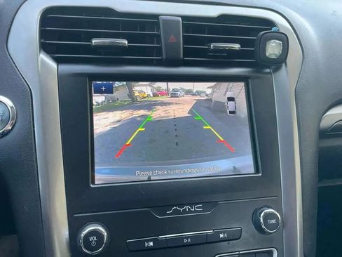 Used 2020 Ford Fusion SEL image 11