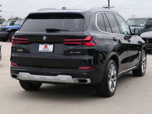 Used 2025 BMW X5 xDrive40i w/ Premium Package AWD/4WD image 3